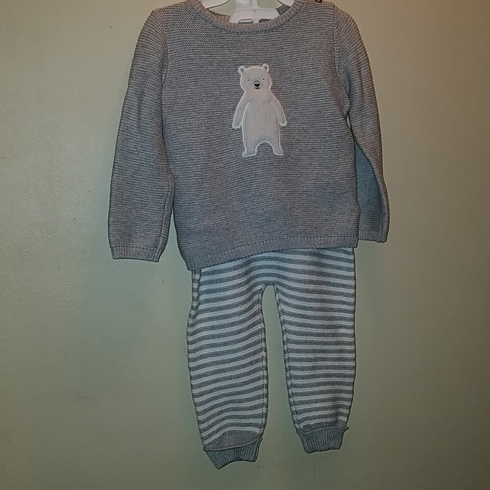 Carter's infant boy's 2 piece outfit - Picture 2 of 7